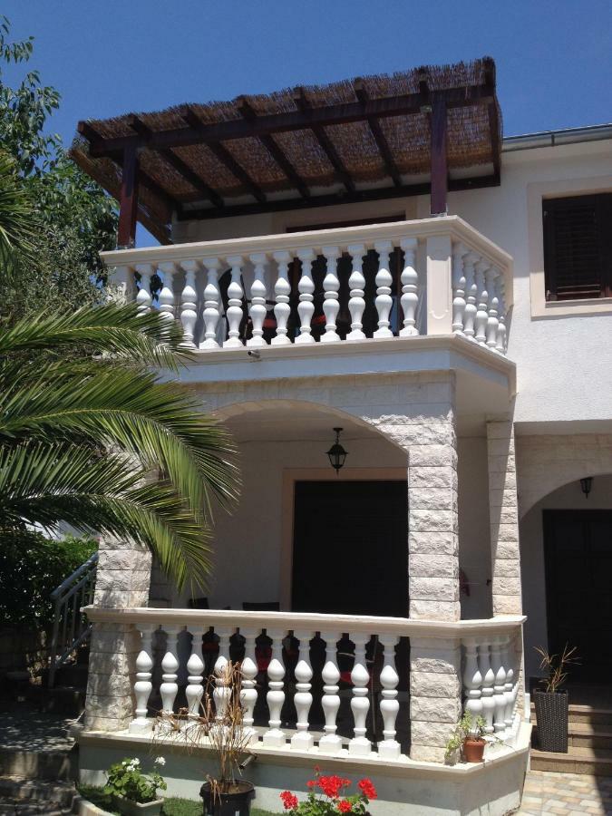 Apartmani Kraljevic Vodice Exteriör bild
