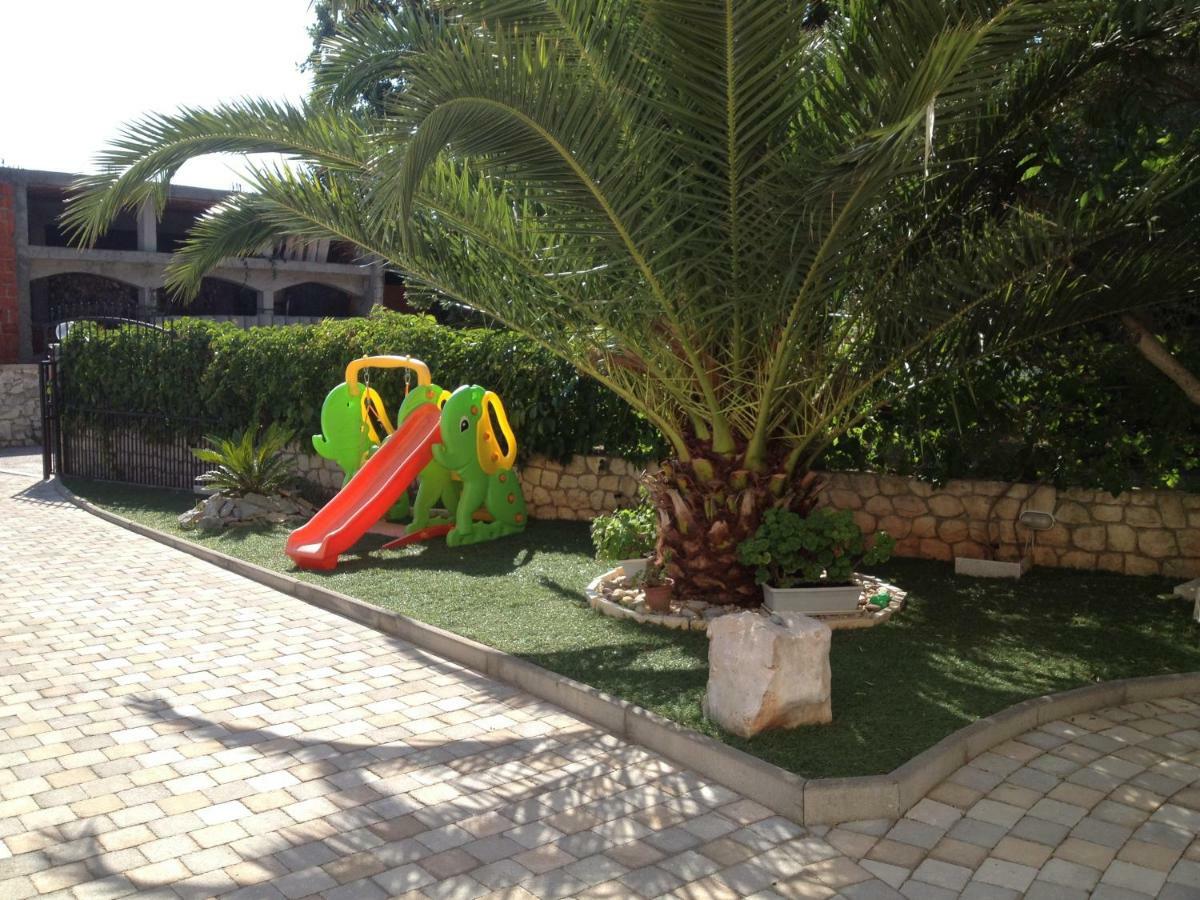 Apartmani Kraljevic Vodice Exteriör bild